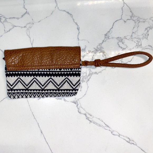 Wristlet/Clutch - Picture 2 of 5